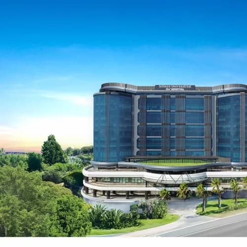 CyberKnife S7: Ridefinire l'oncologia non invasiva a Istanbul
